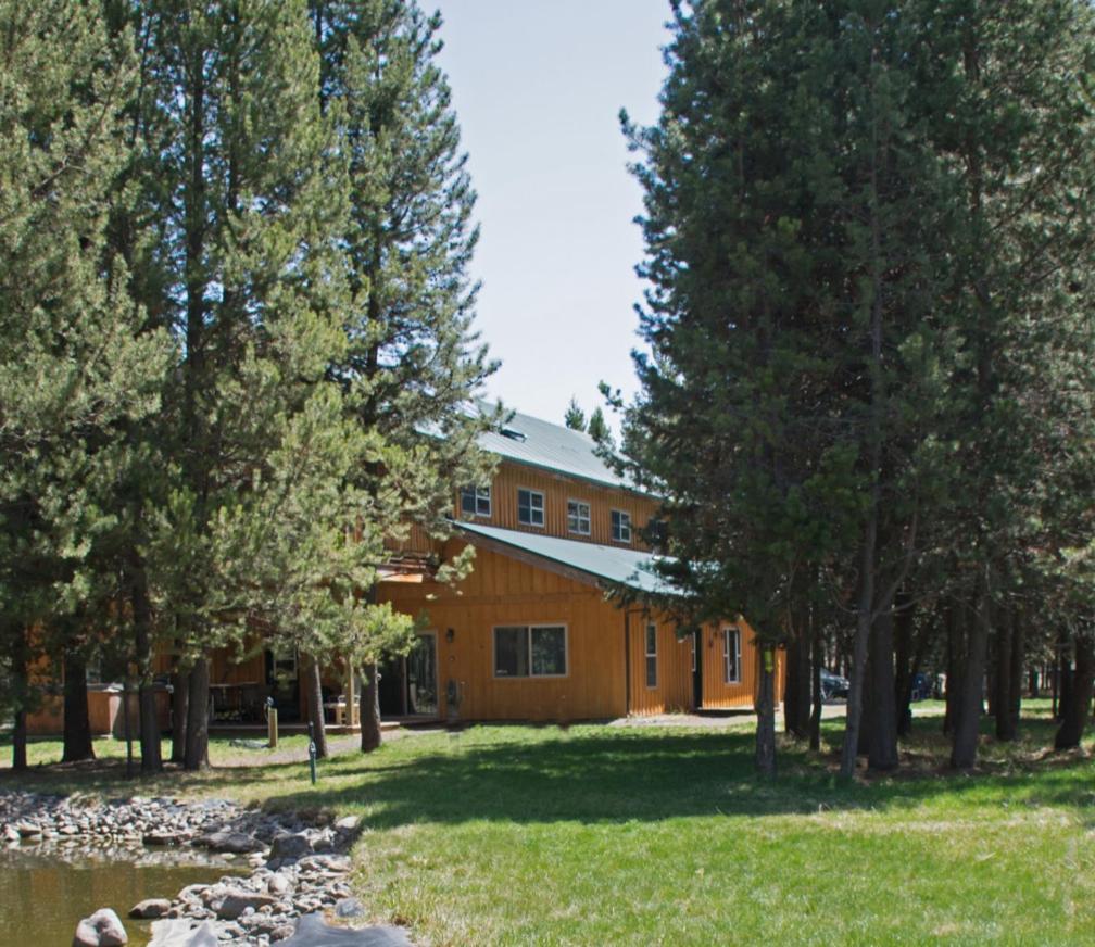 Diamondstone Guest Lodges Ла Пайн Екстериор снимка