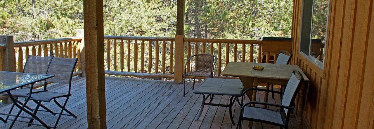 Diamondstone Guest Lodges Ла Пайн Екстериор снимка