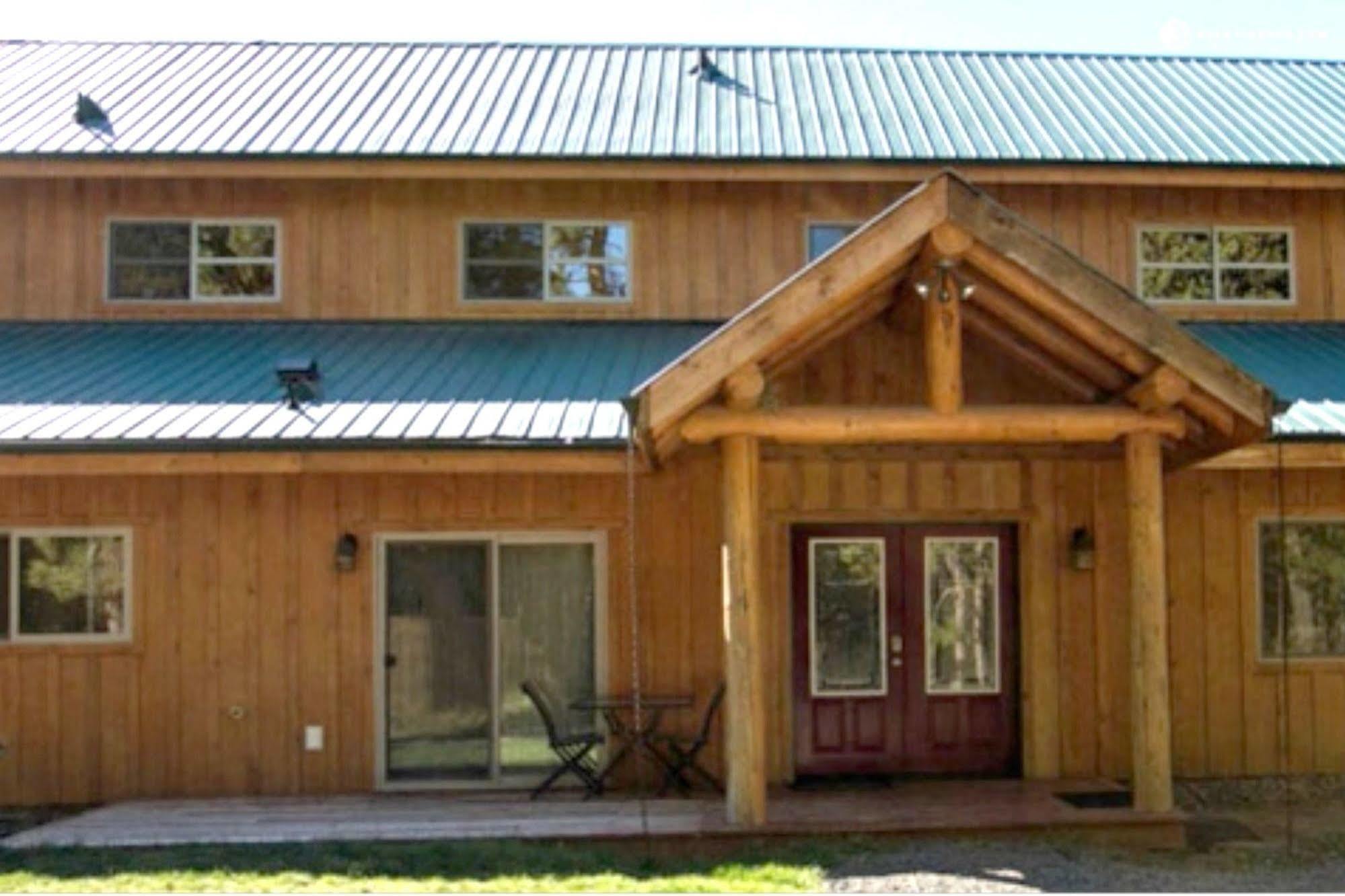 Diamondstone Guest Lodges Ла Пайн Екстериор снимка