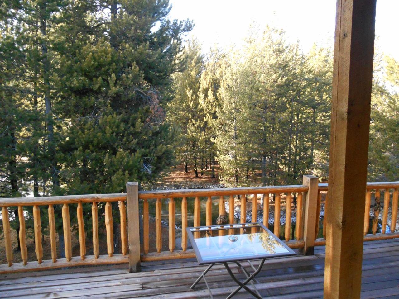 Diamondstone Guest Lodges Ла Пайн Екстериор снимка
